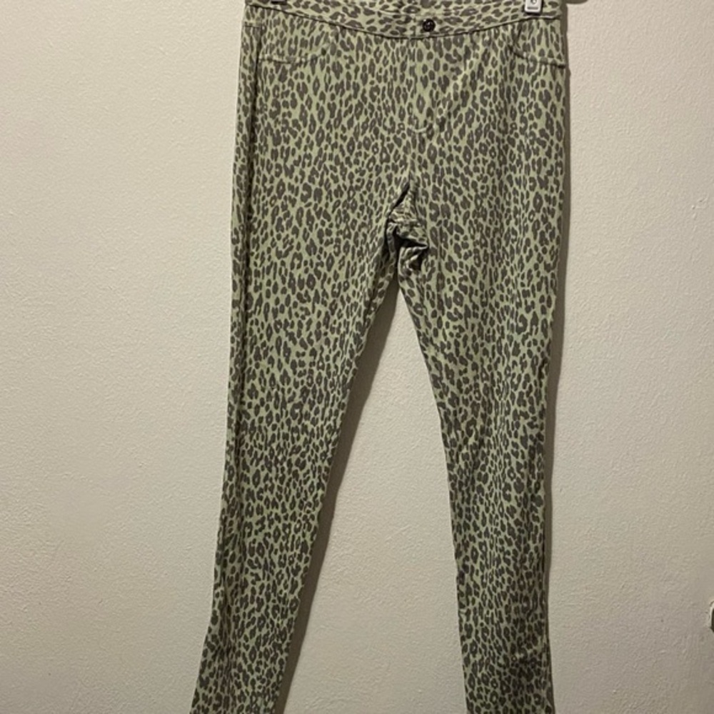 Simply‎ Vera Vera Wang Women’s Pants Size Medium Animal Print